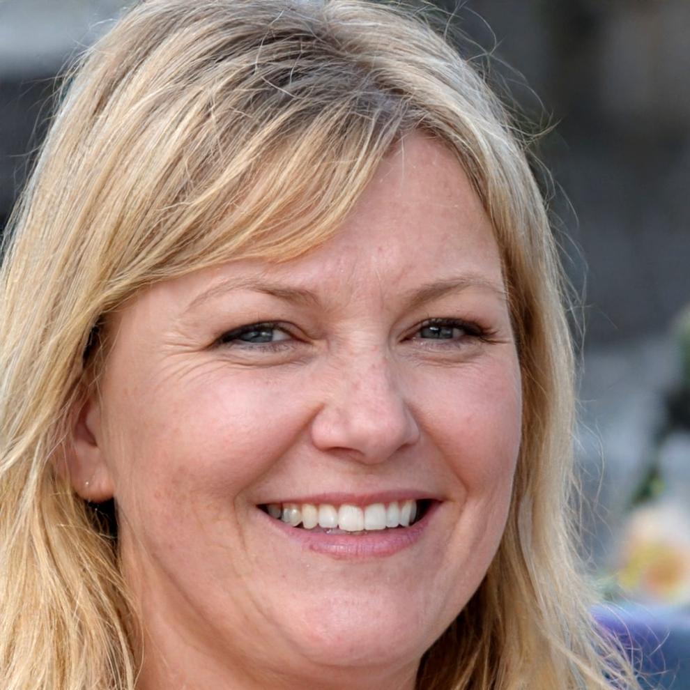 Professional headshot of Thảo Nguyễn Minh